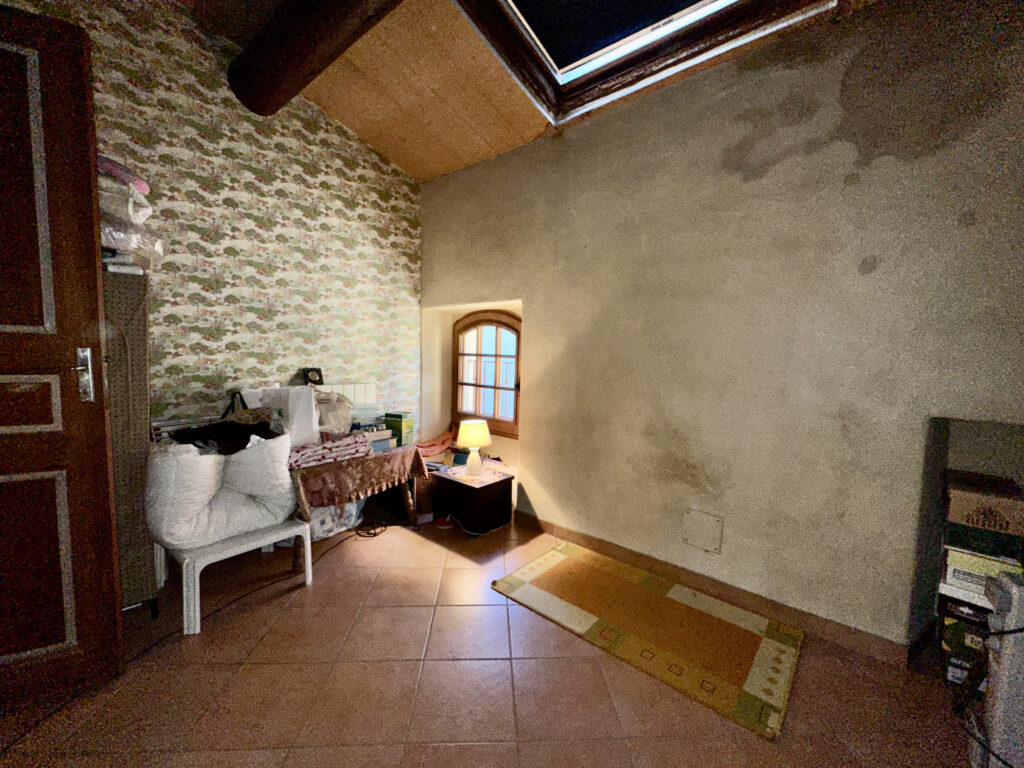 Grande maison de village avec accès à la rivière – 8 pièces – 3 chambres – 168 m²