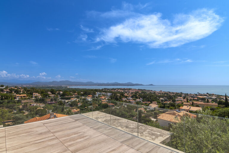 Villa vue mer PANORAMIQUE – 8 pièces – 6 chambres – 324 m²
