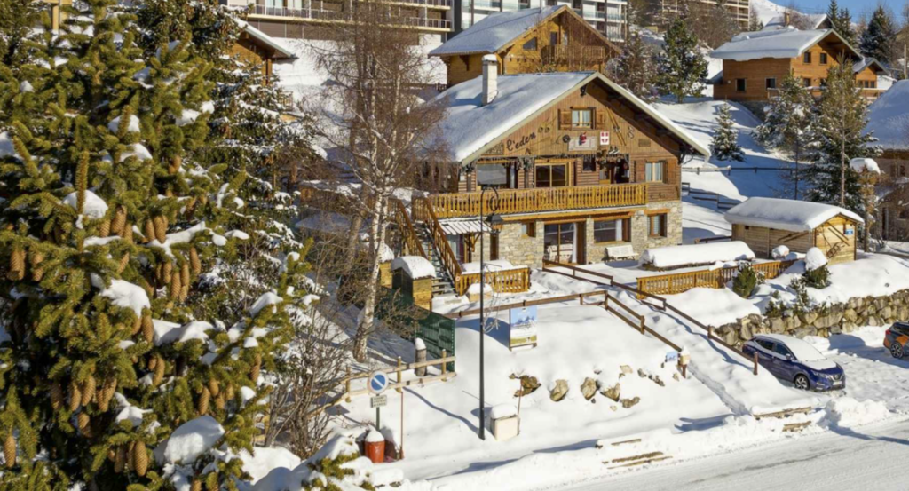 Spacieux chalet meublé au coeur des Alpes – 16 pièces – 14 chambres – 334 m²