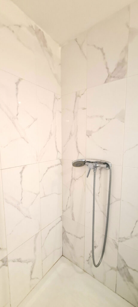 Villa individuelle avec piscine à débordement – 7 pièces – 5 chambres – 146 m²