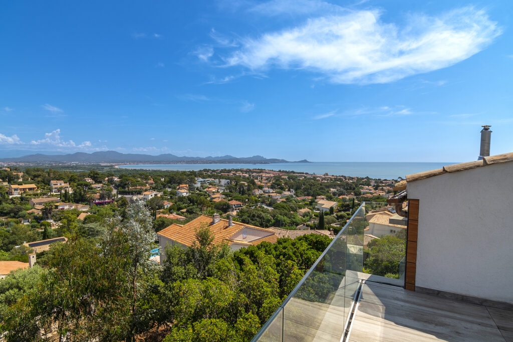 Villa vue mer PANORAMIQUE – 8 pièces – 6 chambres – 324 m²