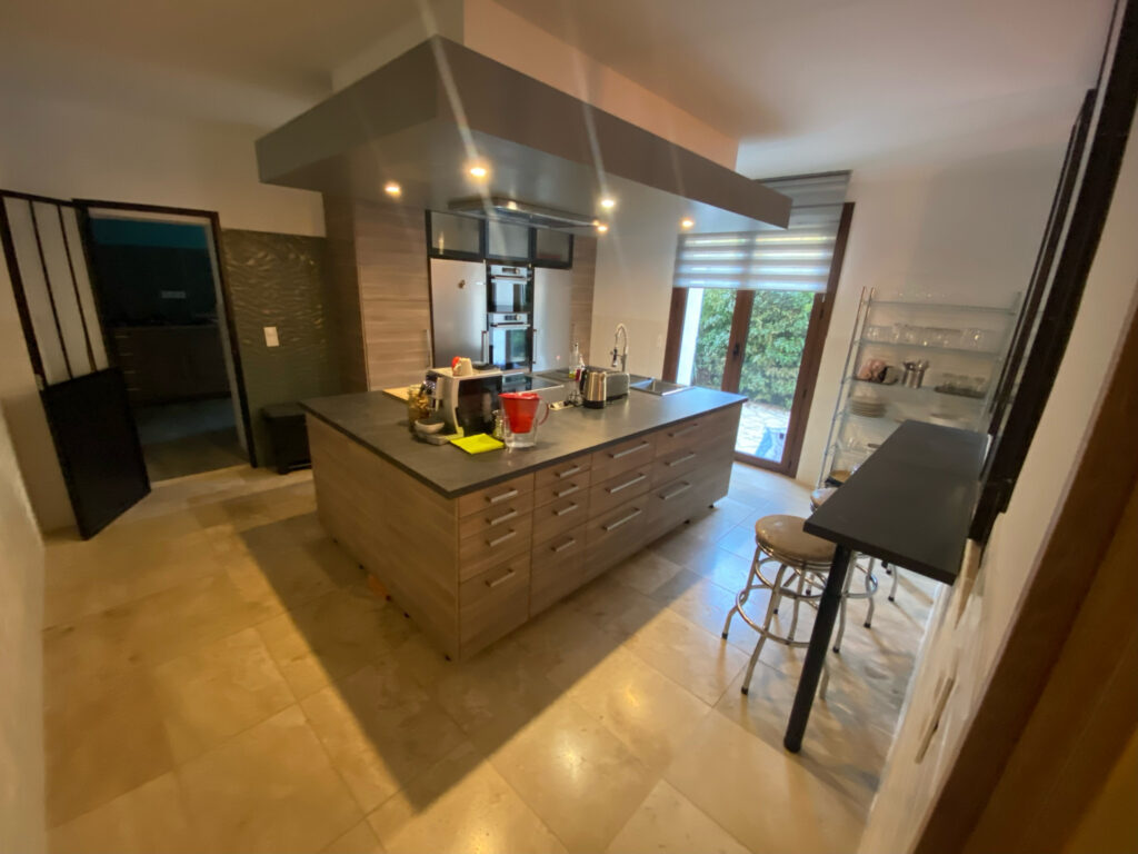 Magnifique propriété provençale entre Vaison la Romaine et B – 13 pièces – 6 chambres – 393 m²