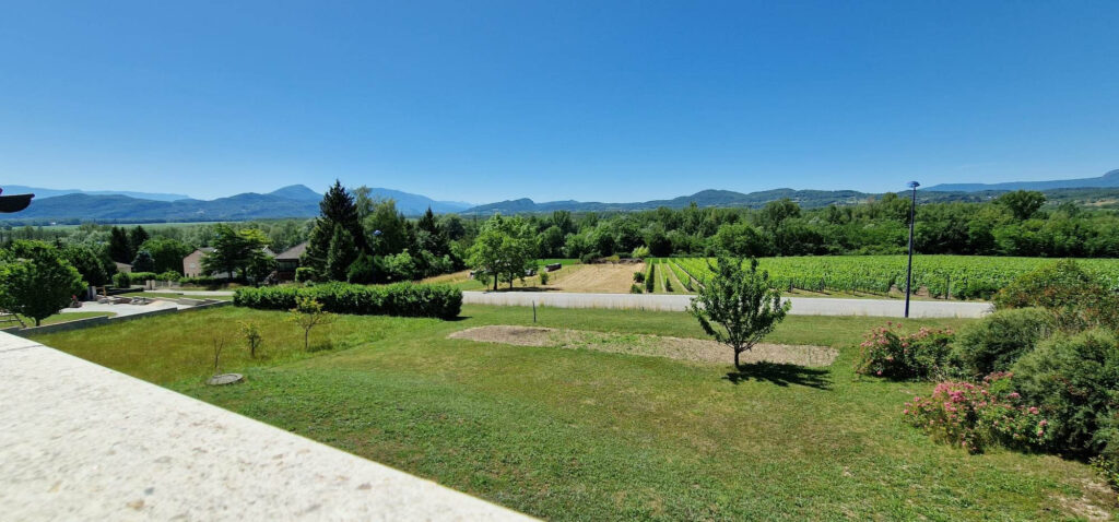 Villa de 160 m2 habitables sur 1168 m2 de terrain – 4 pièces – 3 chambres – 160 m²