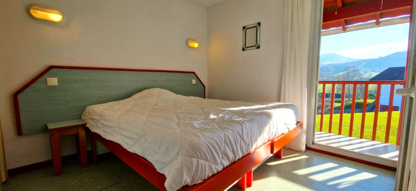 Appartement T3 avec vue imprenable sur les Pyrénées – 3 pièces – 2 chambres – 33 m²