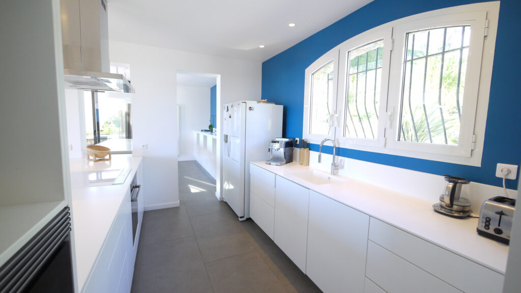 PROPRIETE AVEC VUE MER – 8 pièces – 5 chambres – 200 m²