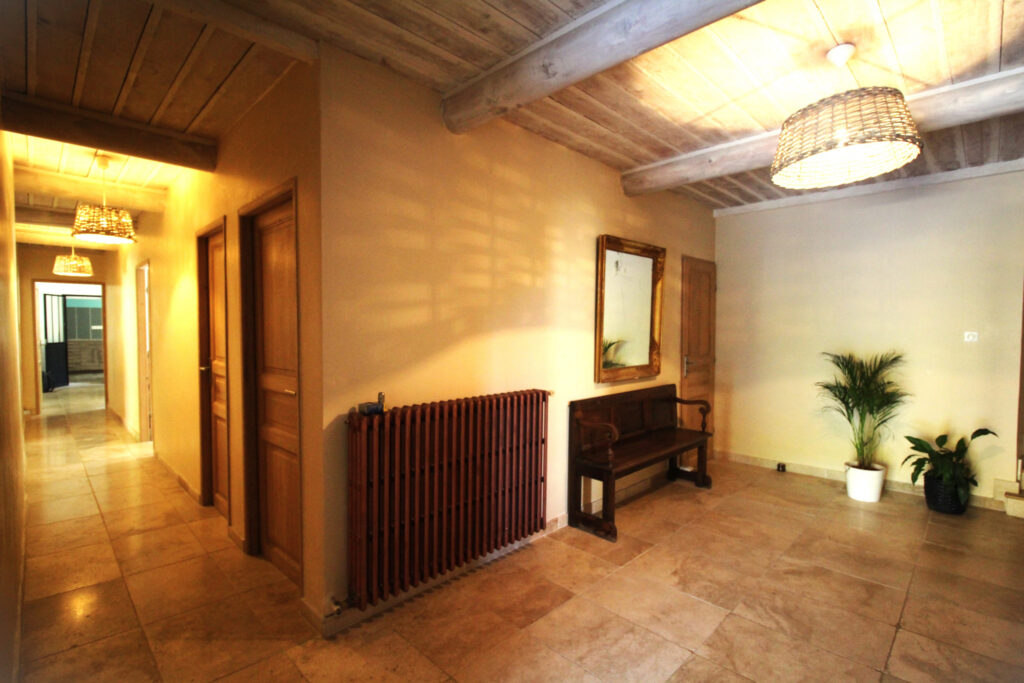 Magnifique propriété provençale entre Vaison la Romaine et B – 13 pièces – 6 chambres – 393 m²