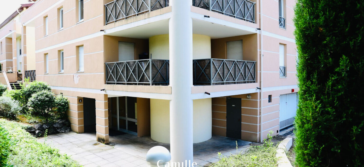 Dernier étage, Appartement T4 avec grande terrasse dans pet – 4 pièces – 3 chambres – 85 m²