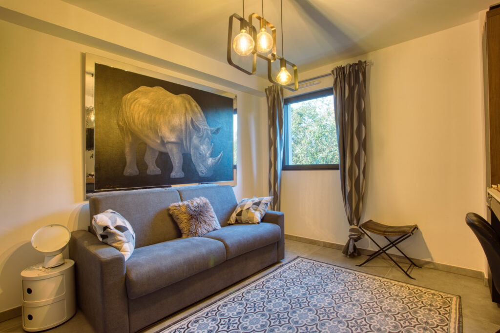 un appartement exceptionnel,91 m2 à SAINT RAPHAEL  avec des  – 3 pièces – 2 chambres – 91 m²