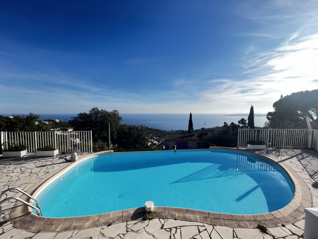 Villa individuelle avec vue panoramique mer – 6 pièces – 4 chambres – 200 m²