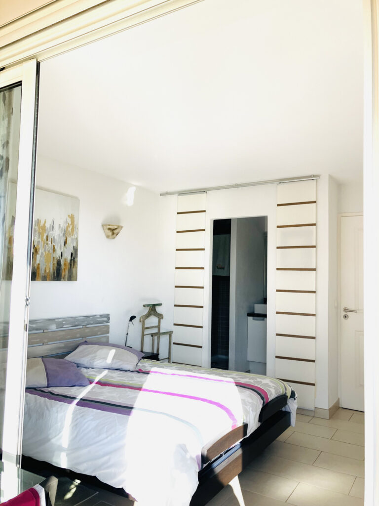 T2 cabine avec ascenceur vue mer et jardin Baie des Iles  – 3 pièces – 1 chambre – 43 m²