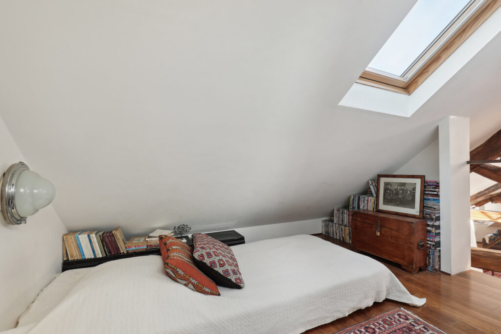 Paris 3ème – Enfants-Rouges – Appartement de charme avec vue – 5 pièces – 3 chambres – 140 m²