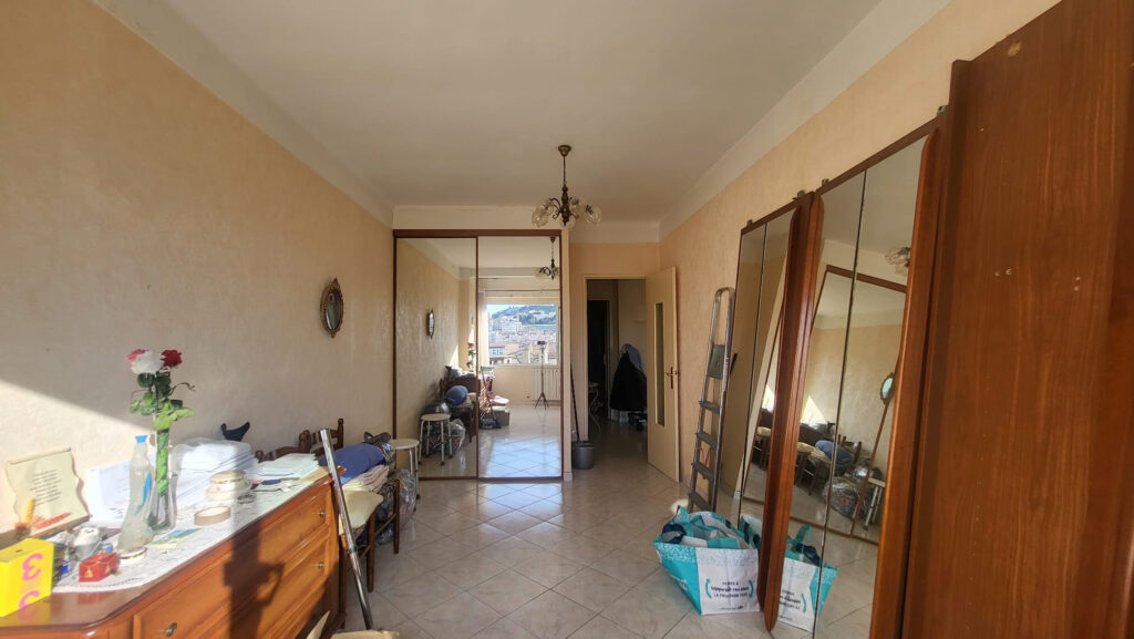 13002 MARSEILLE Vieux-Port / Panier Grand appartement à ache – 3 pièces – 2 chambres – 75 m²