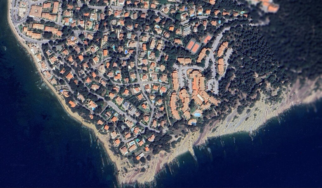 Appartement T3 – DUPLEX- meublé !  pleine vue mer + parking  – 3 pièces – 2 chambres – 40 m²