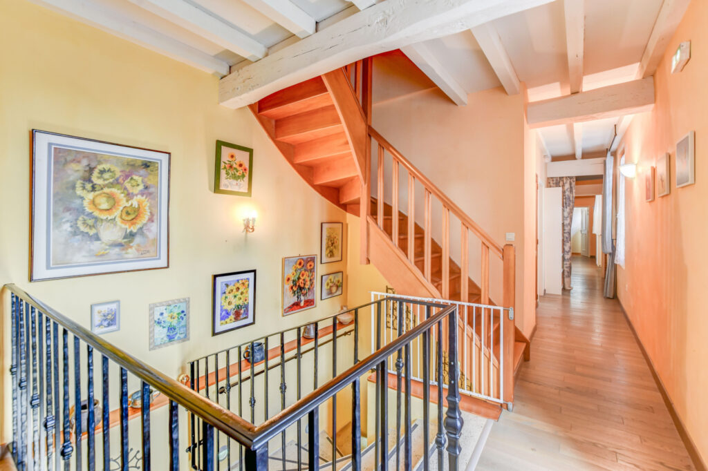 La tranquillité à l’état pur… – 14 pièces – 10 chambres – 541 m²