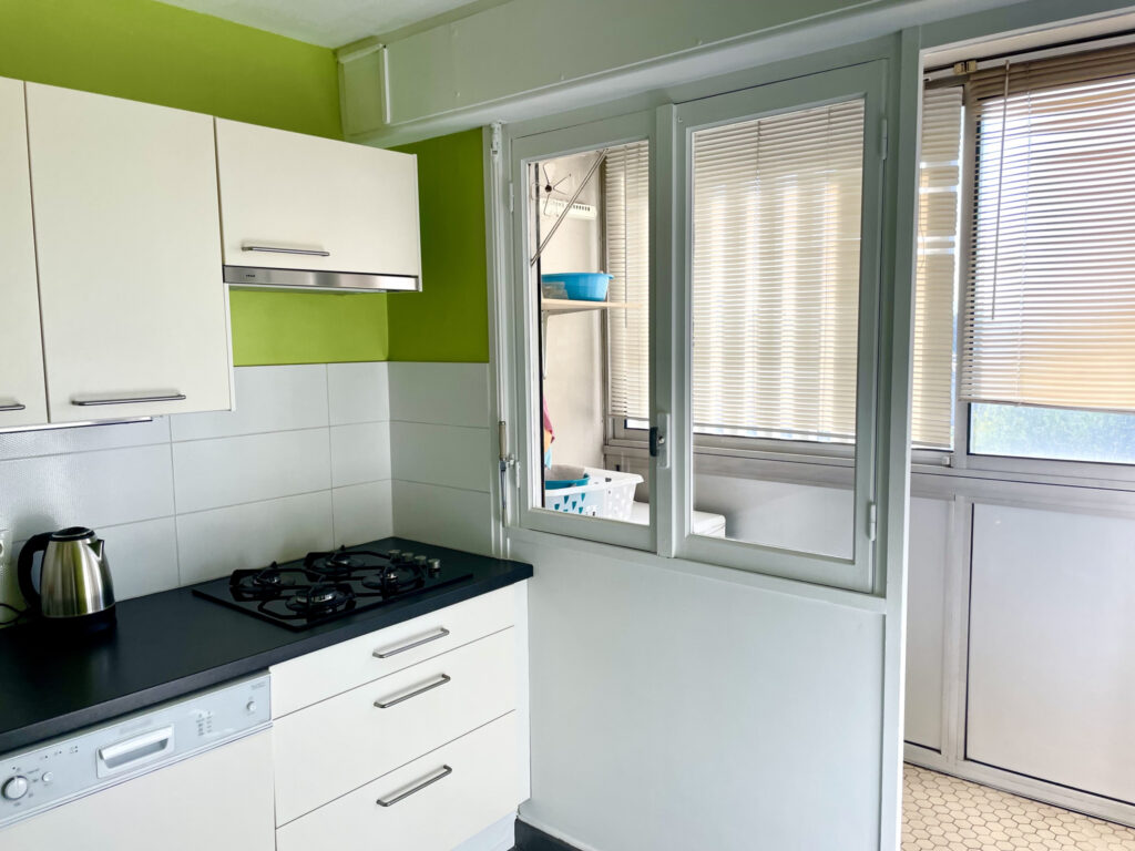 COLOCATION T4 / 1 chambre / Lumineux appartement avec balcon – 4 pièces – 3 chambres – 72.06 m²