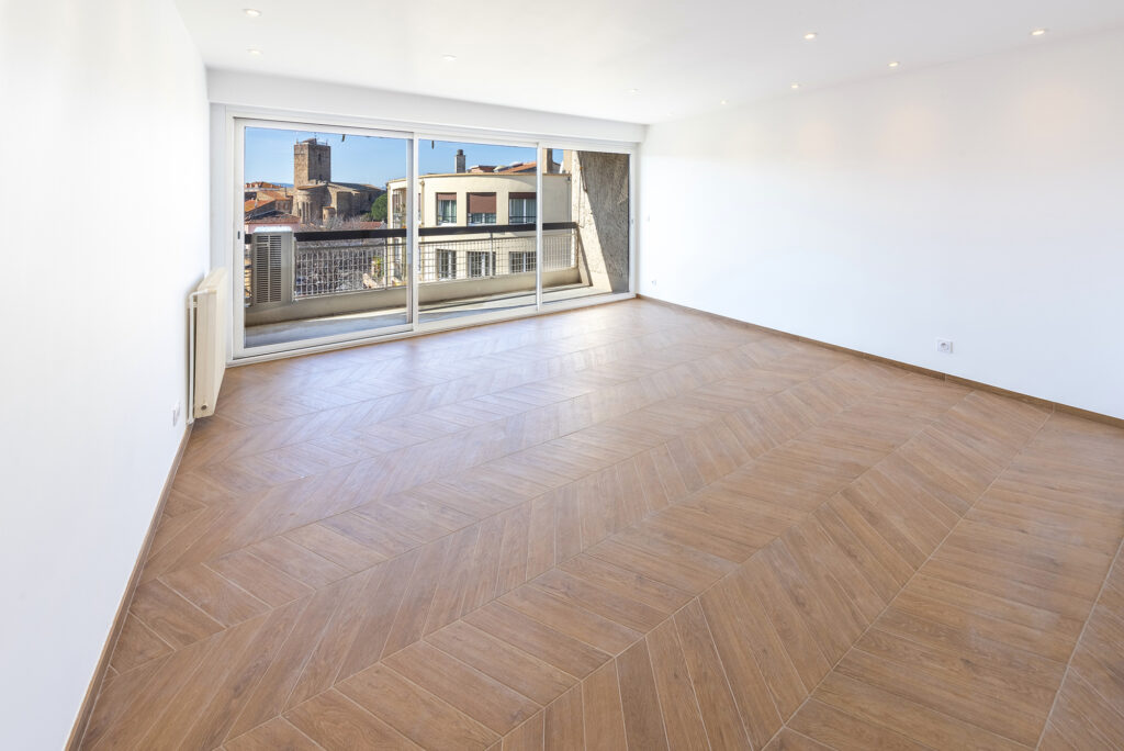 Superbe appartement T3 de 76m2 traversant, entièrement rénov – 3 pièces – 2 chambres – 76.03 m²