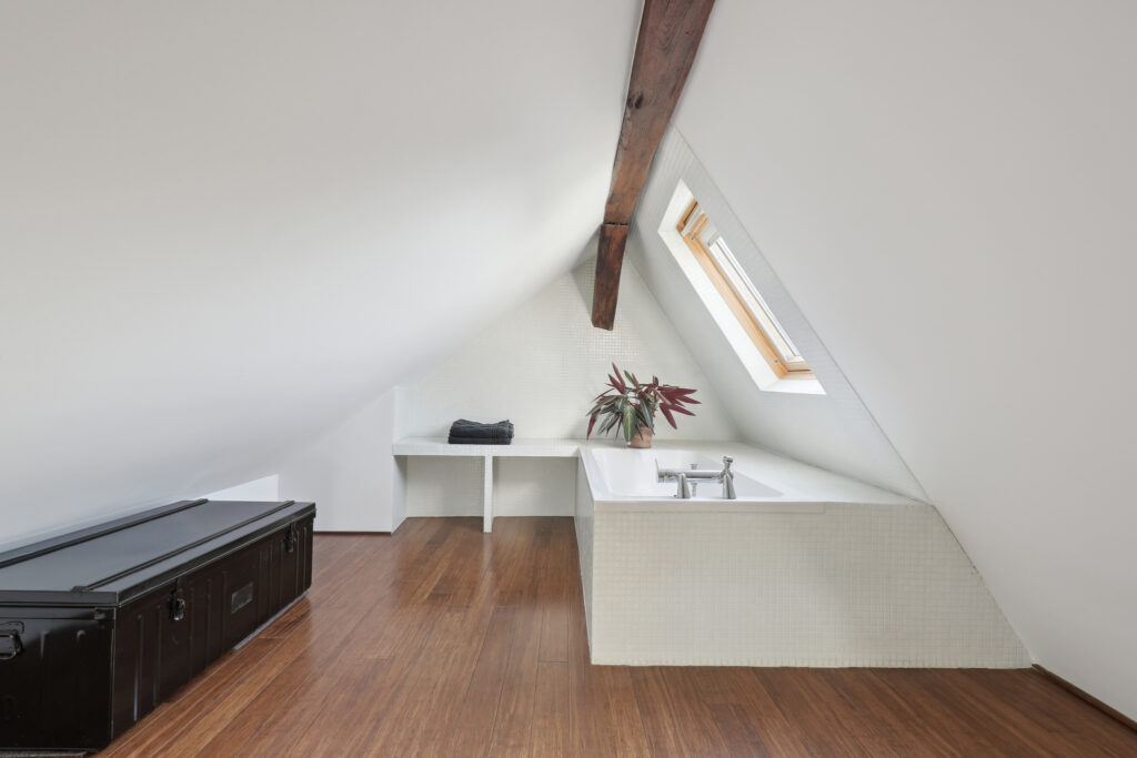 Paris 3ème – Enfants-Rouges – Appartement de charme avec vue – 5 pièces – 3 chambres – 140 m²