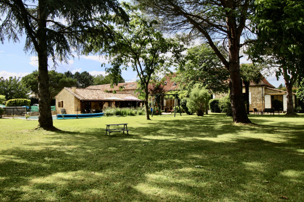Belle maison Périgourdine en Bergeracois. – 10 pièces – 7 chambres – 260 m²