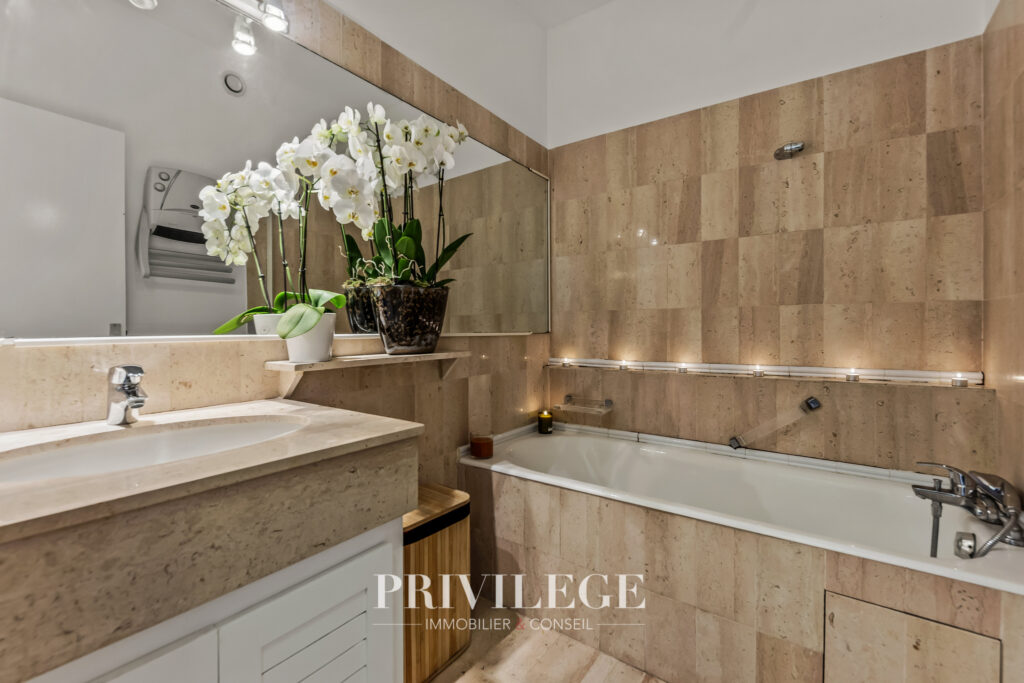 Appartement T3 – Marina Baie des Anges  – 3 pièces – 2 chambres – 56.6 m²