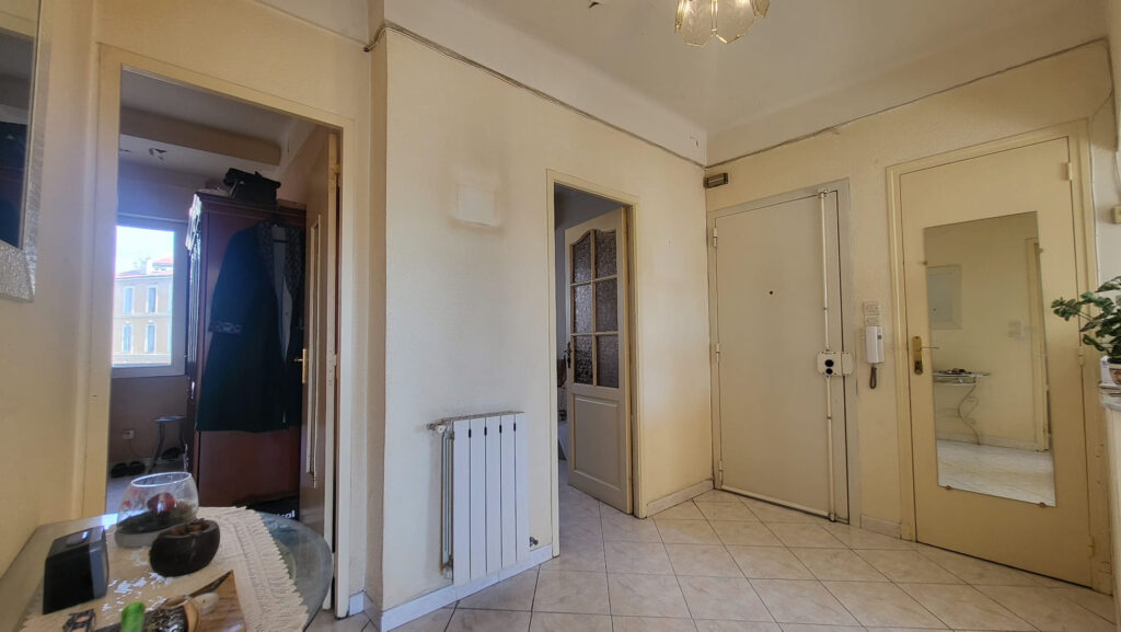 13002 MARSEILLE Vieux-Port / Panier Grand appartement à ache – 3 pièces – 2 chambres – 75 m²