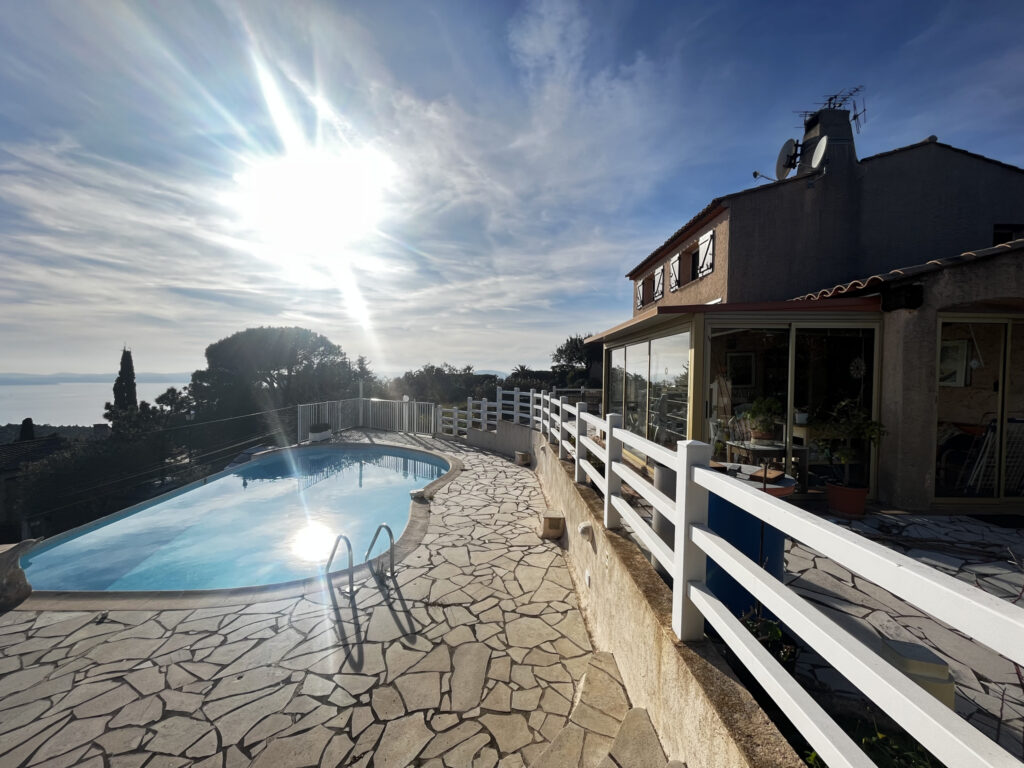 Villa individuelle avec vue panoramique mer – 6 pièces – 4 chambres – 200 m²