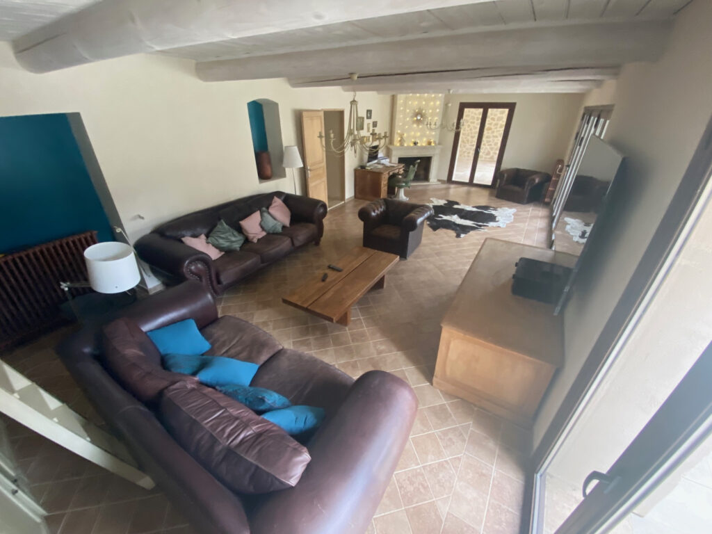 Magnifique propriété provençale entre Vaison la Romaine et B – 13 pièces – 6 chambres – 393 m²