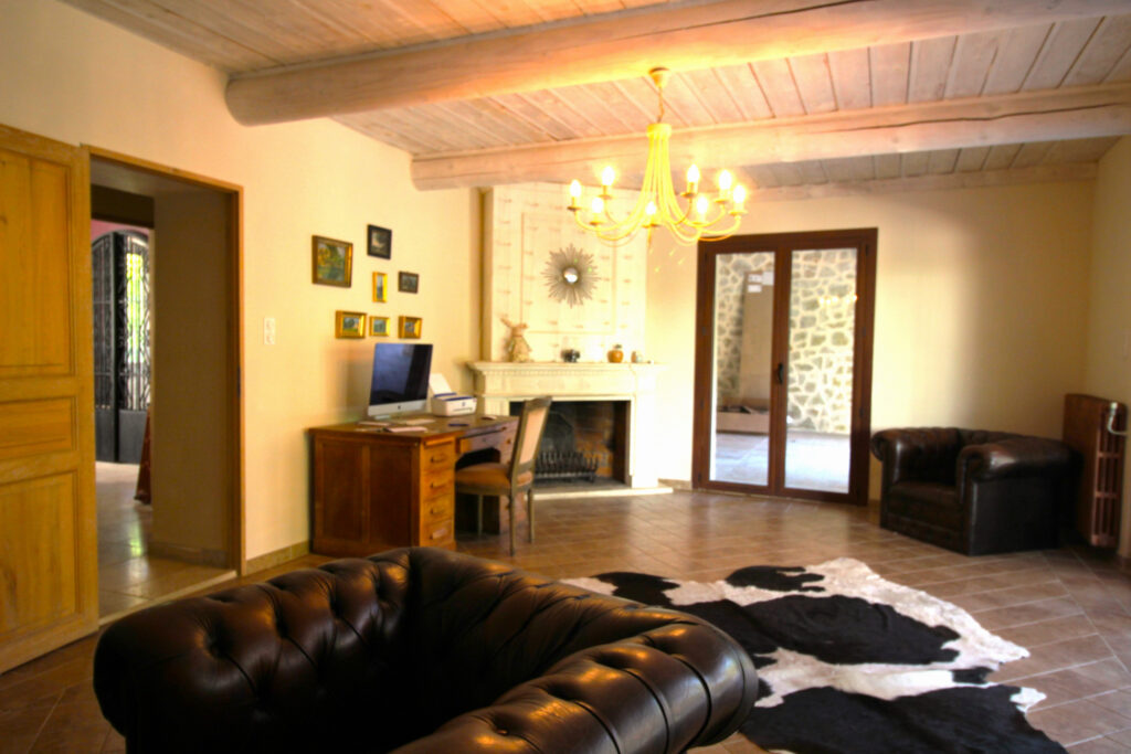 Magnifique propriété provençale entre Vaison la Romaine et B – 13 pièces – 6 chambres – 393 m²