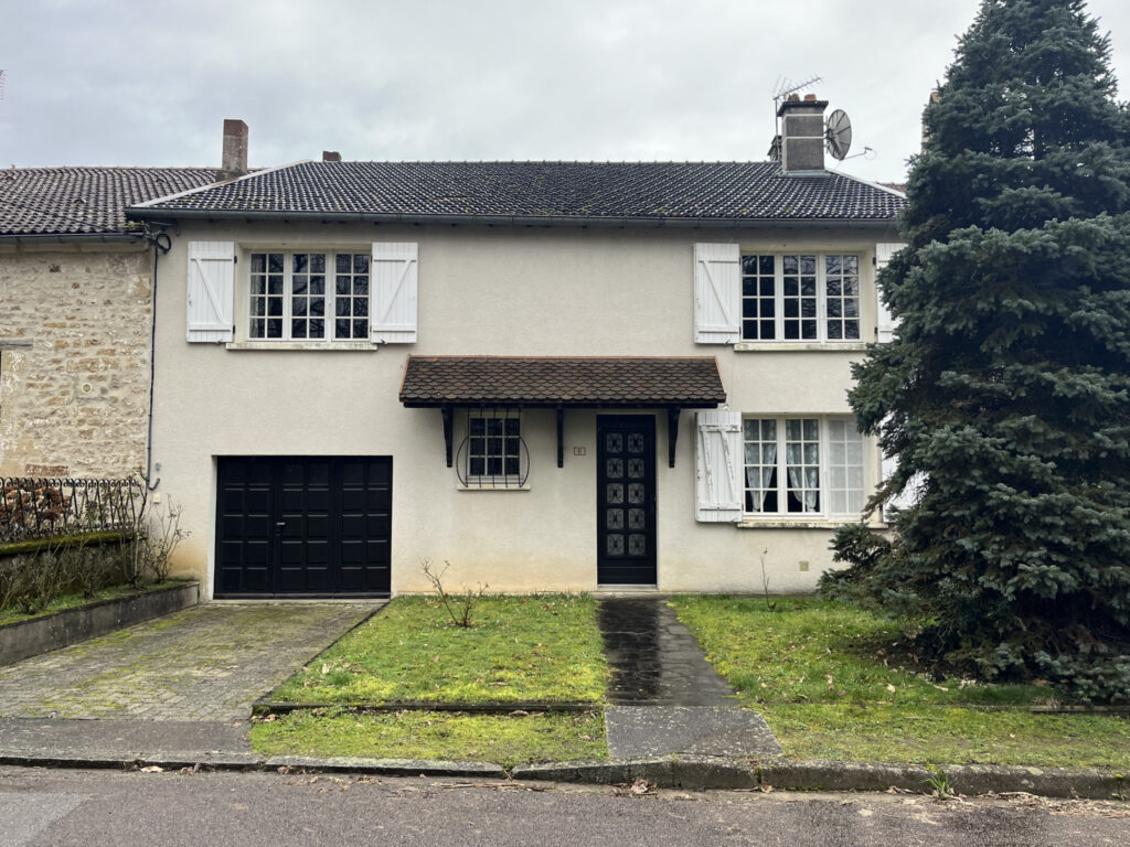 Vue imprenable maison de 140 m2 habitables – Terrain 772 m2  – 5 pièces – 3 chambres – 143 m²