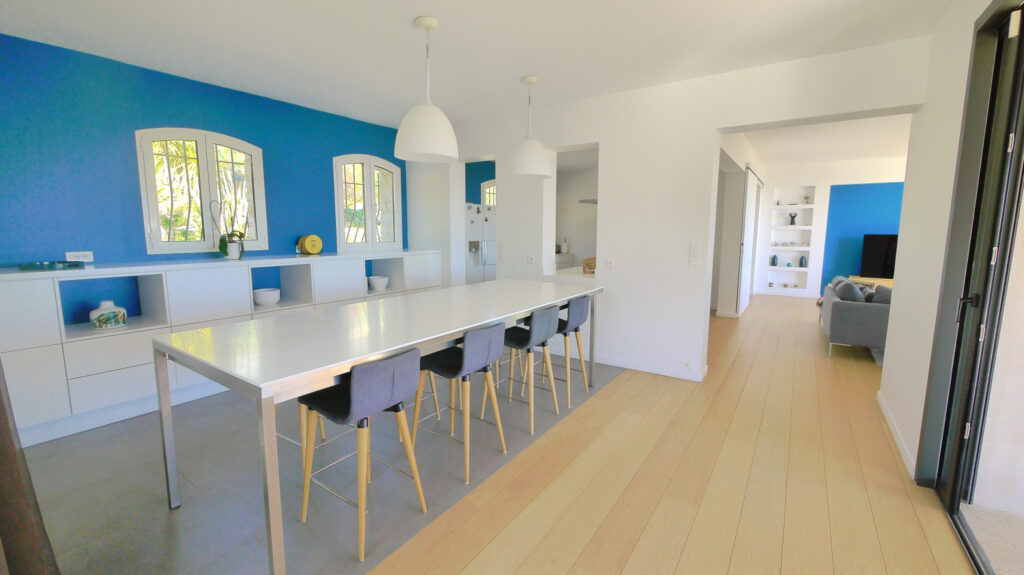 PROPRIETE AVEC VUE MER – 8 pièces – 5 chambres – 200 m²