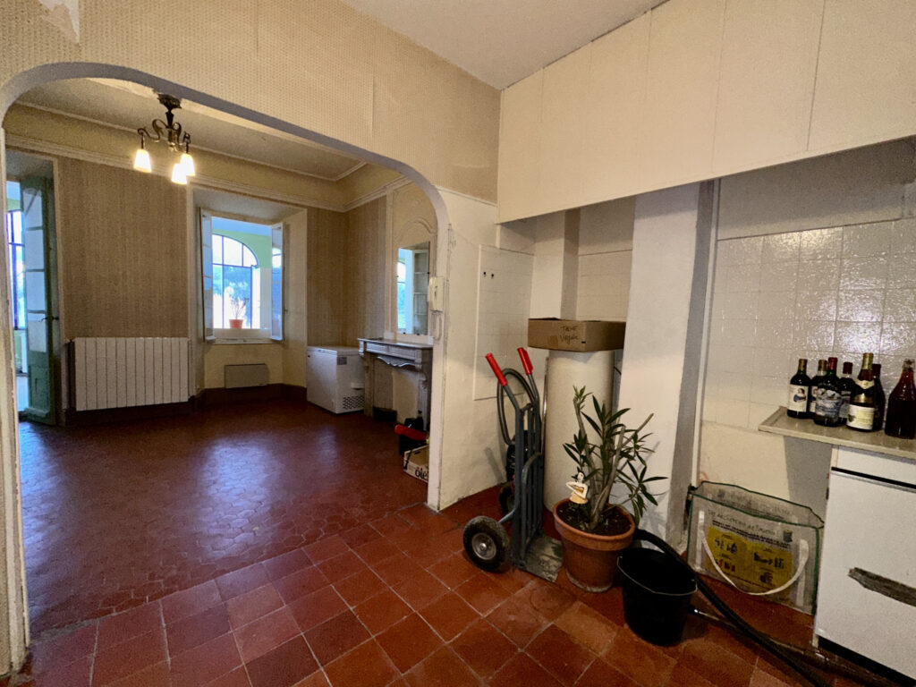 Grande maison de village avec accès à la rivière – 8 pièces – 3 chambres – 168 m²