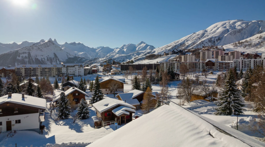Spacieux chalet meublé au coeur des Alpes – 16 pièces – 14 chambres – 334 m²