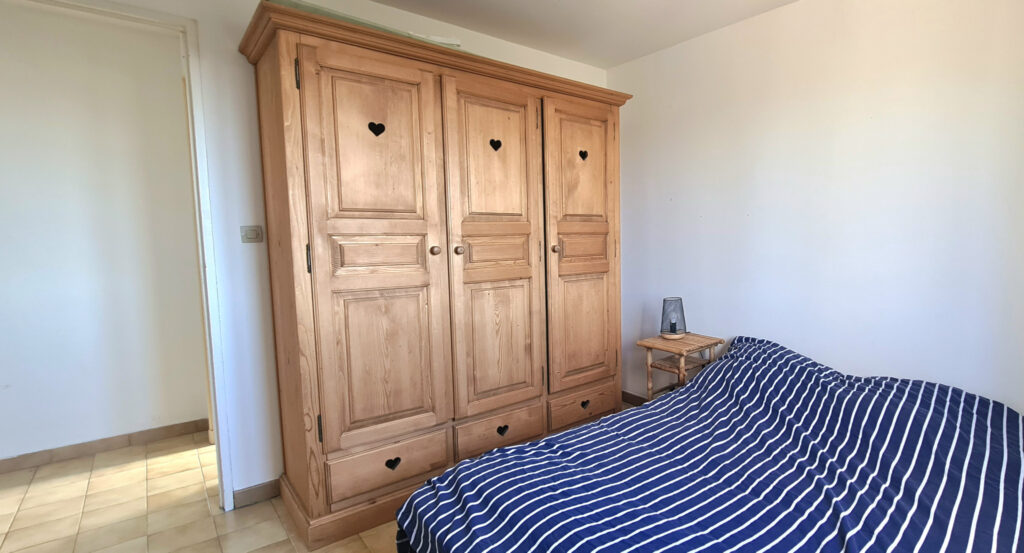 Villa individuelle avec piscine à débordement – 7 pièces – 5 chambres – 146 m²