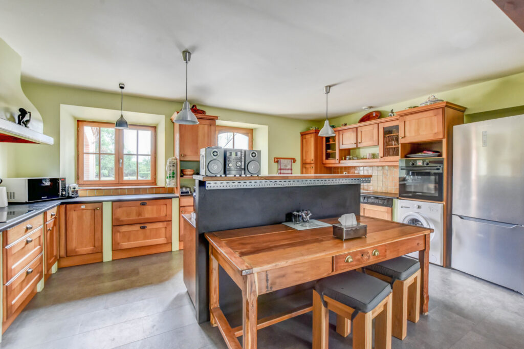 La tranquillité à l’état pur… – 14 pièces – 10 chambres – 541 m²