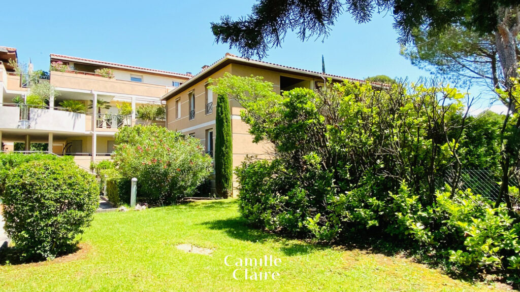 Dernier étage, Appartement T4 avec grande terrasse dans pet – 4 pièces – 3 chambres – 85 m²