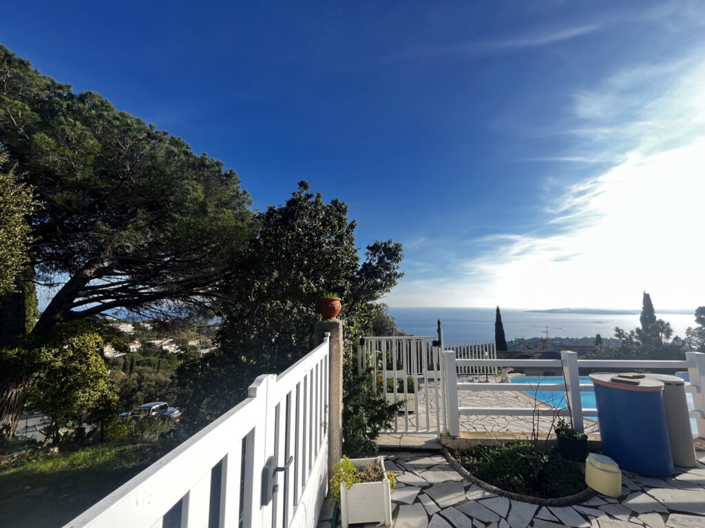 Villa individuelle avec vue panoramique mer – 6 pièces – 4 chambres – 200 m²