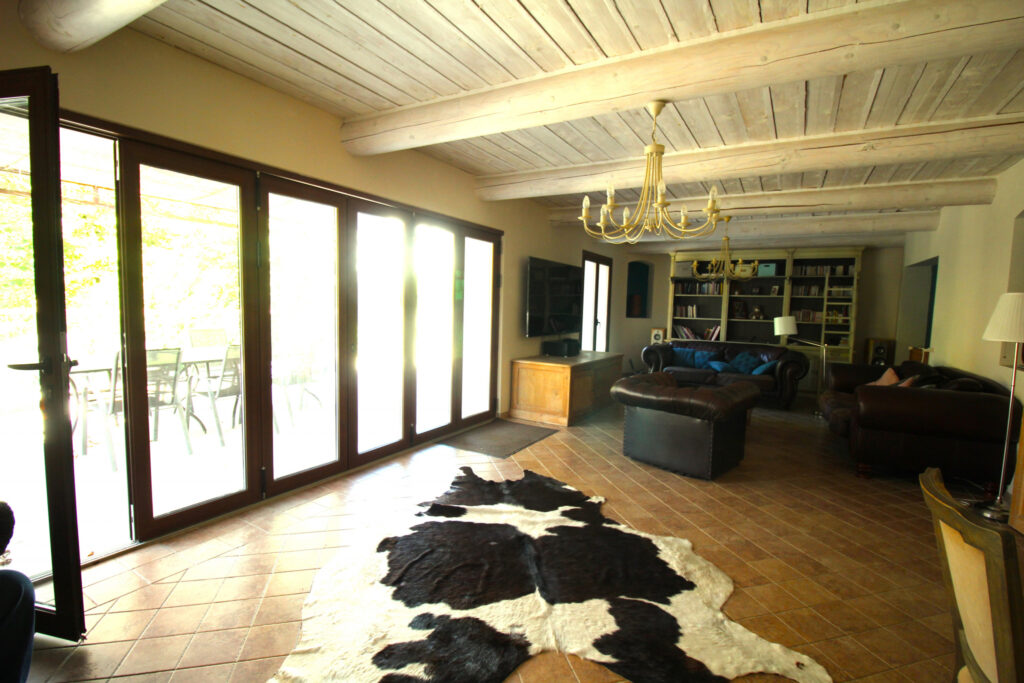 Magnifique propriété provençale entre Vaison la Romaine et B – 13 pièces – 6 chambres – 393 m²