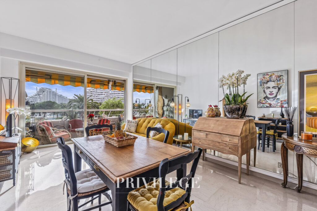 Appartement T3 – Marina Baie des Anges  – 3 pièces – 2 chambres – 56.6 m²