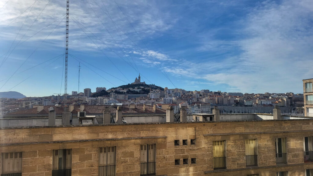 13002 MARSEILLE Vieux-Port / Panier Grand appartement à ache – 3 pièces – 2 chambres – 75 m²