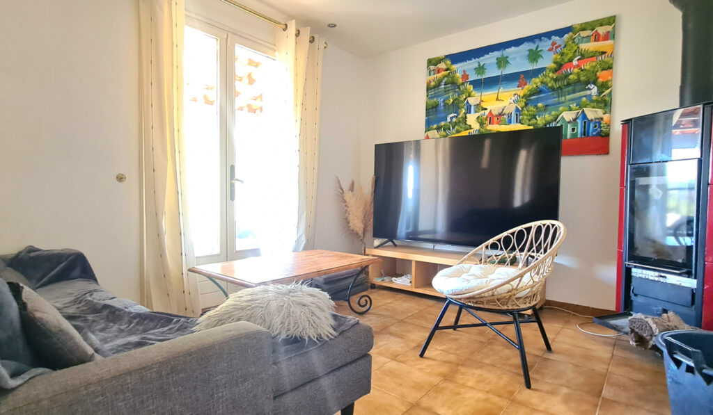 Villa individuelle avec piscine à débordement – 7 pièces – 5 chambres – 146 m²