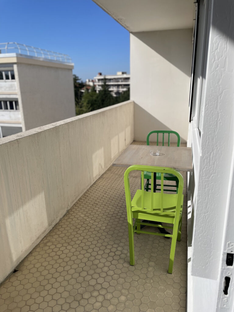 COLOCATION T4 / 1 chambre / Lumineux appartement avec balcon – 4 pièces – 3 chambres – 72.06 m²