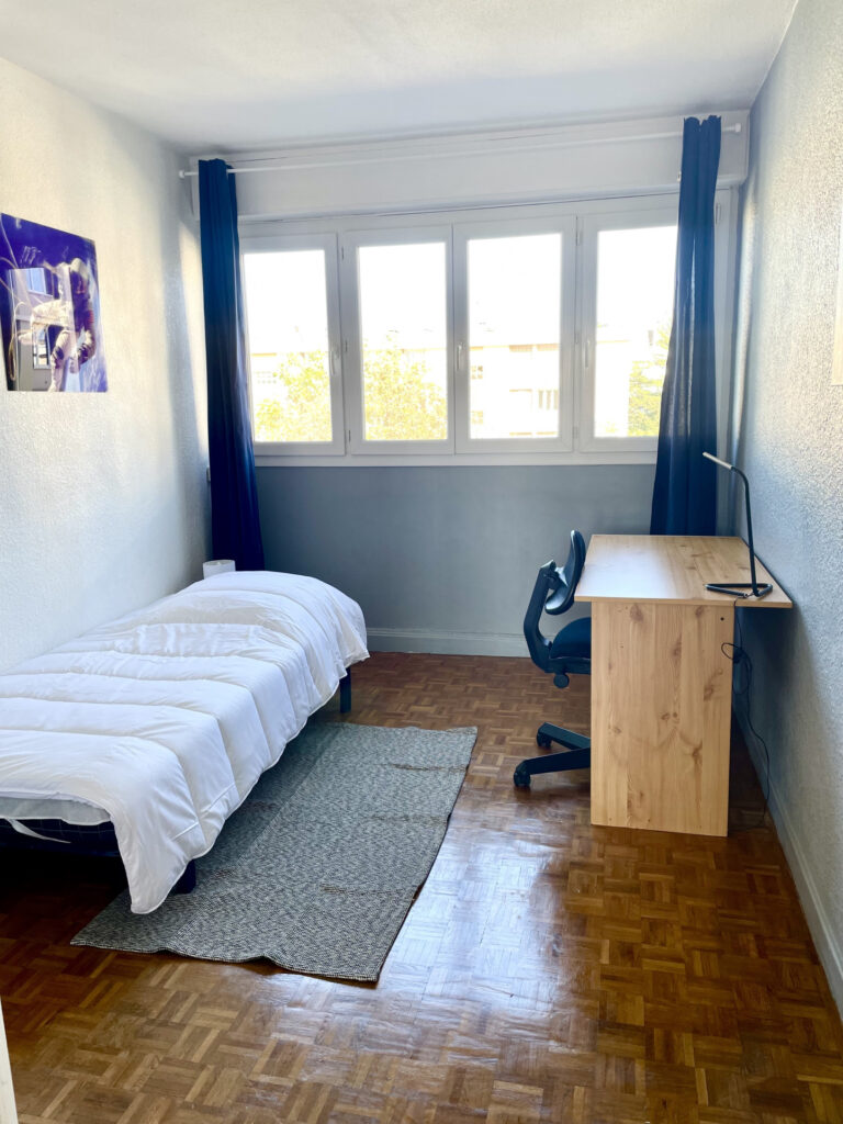 COLOCATION T4 / 1 chambre / Lumineux appartement avec balcon – 4 pièces – 3 chambres – 72.06 m²