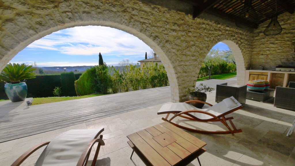 PROPRIETE AVEC VUE MER – 8 pièces – 5 chambres – 200 m²