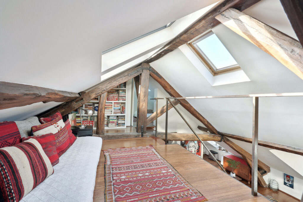 Paris 3ème – Enfants-Rouges – Appartement de charme avec vue – 5 pièces – 3 chambres – 140 m²