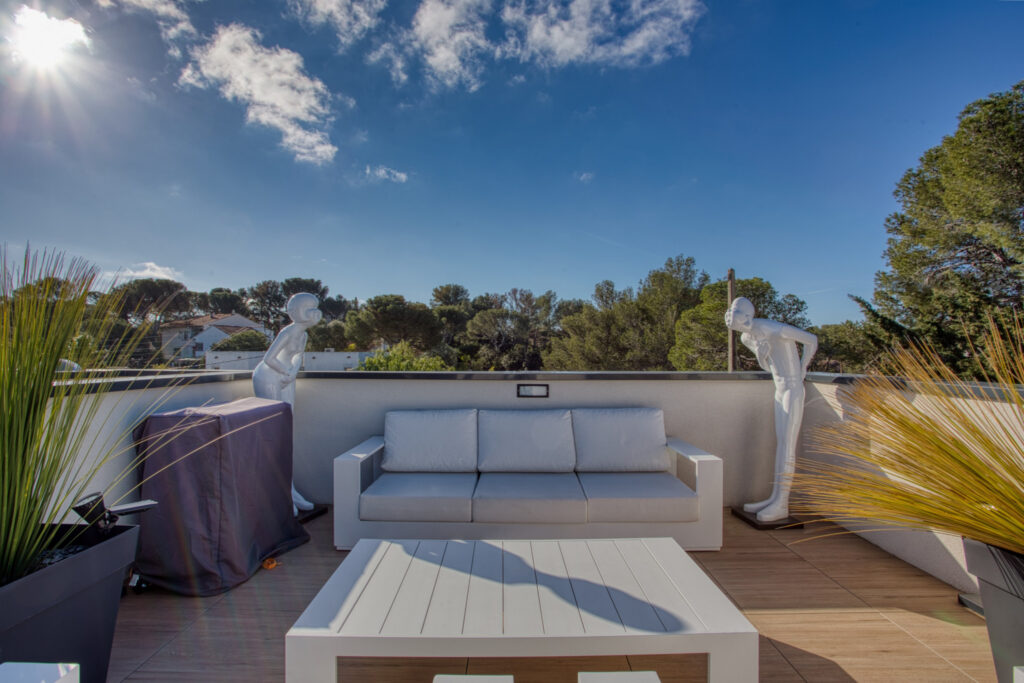 un appartement exceptionnel,91 m2 à SAINT RAPHAEL  avec des  – 3 pièces – 2 chambres – 91 m²