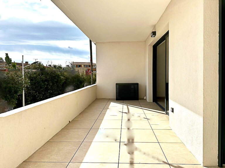 T3 avec terrasse sud et garage – LA LONDE – CENTRE VILLE – 3 pièces – 2 chambres – 69.23 m²