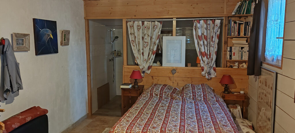 Bas de Villa avec 450m2 de terrain. – 2 pièces – 1 chambre – 80 m²