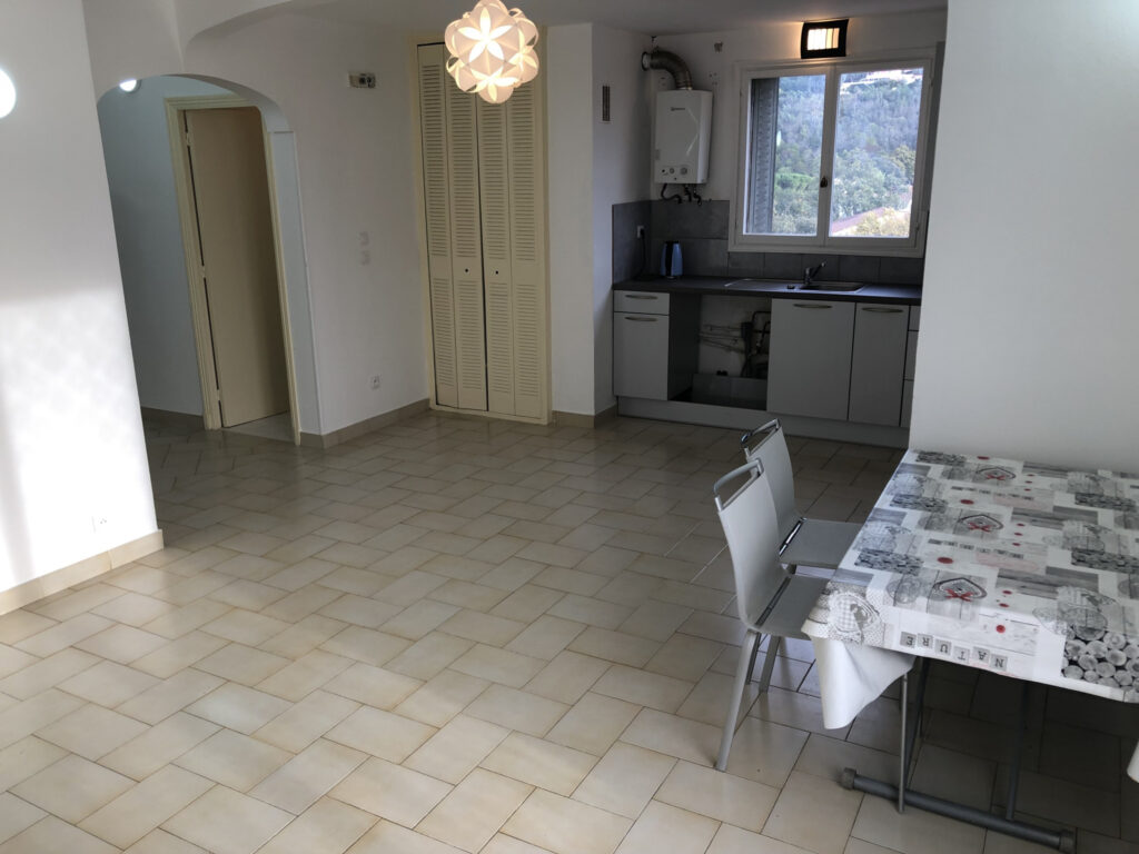 VALLAURIS LIMITE CANNES – 4 pièces – 3 chambres – 69.32 m²