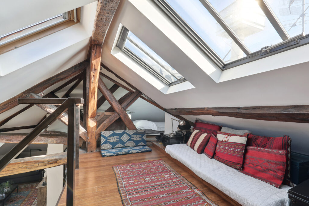 Paris 3ème – Enfants-Rouges – Appartement de charme avec vue – 5 pièces – 3 chambres – 140 m²