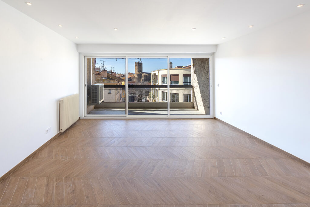 Superbe appartement T3 de 76m2 traversant, entièrement rénov – 3 pièces – 2 chambres – 76.03 m²