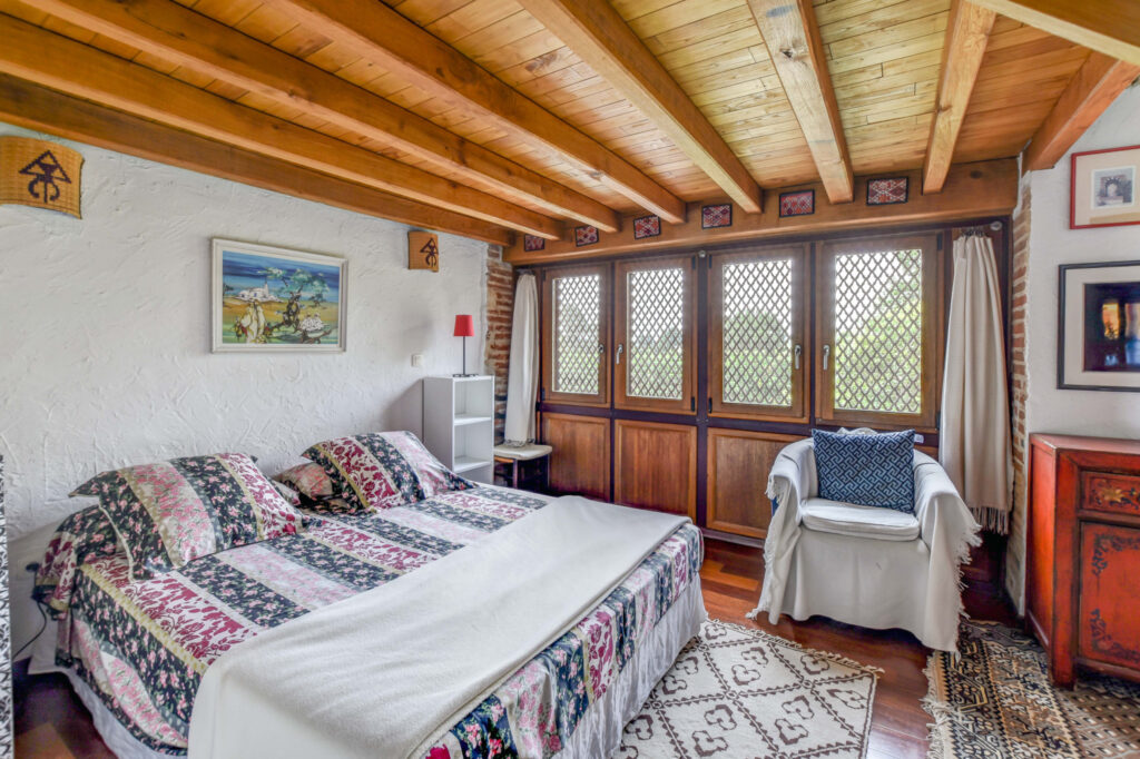 La tranquillité à l’état pur… – 14 pièces – 10 chambres – 541 m²